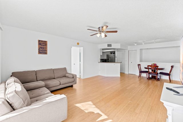 1000 Crestwood Ct Court S 1013, Royal Palm Beach, FL 33411