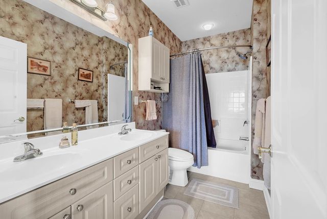 4874 Luster Leaf Cir Apt 301, Myrtle Beach, SC 29577