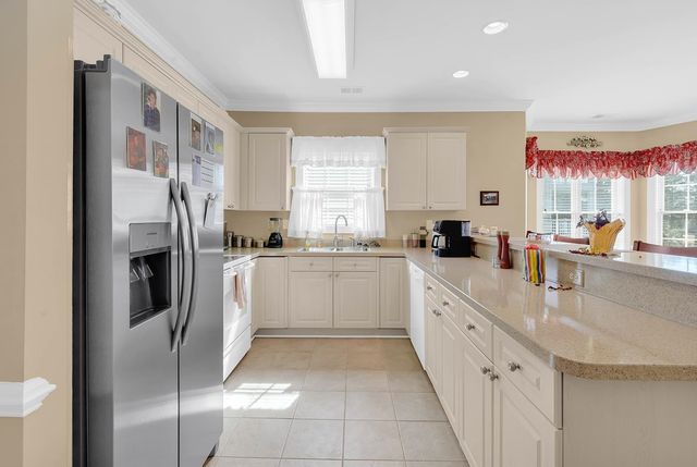 4874 Luster Leaf Cir Apt 301, Myrtle Beach, SC 29577