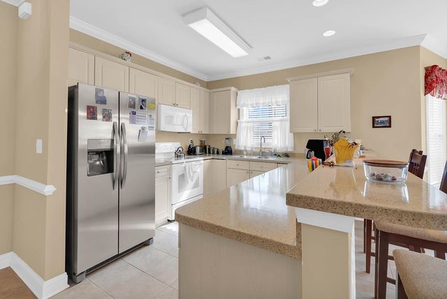 4874 Luster Leaf Cir Apt 301, Myrtle Beach, SC 29577