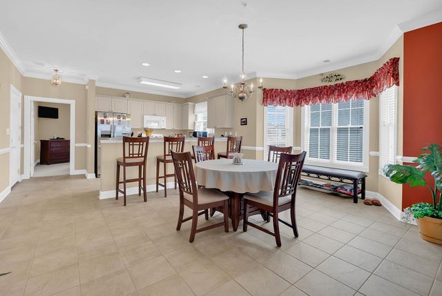 4874 Luster Leaf Cir Apt 301, Myrtle Beach, SC 29577
