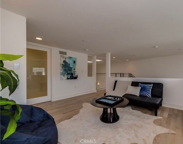 12837 Moorpark Street 107, Studio City, CA 91604