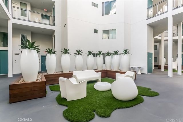 12837 Moorpark Street 107, Studio City, CA 91604