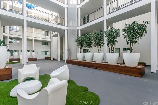 12837 Moorpark Street 107, Studio City, CA 91604