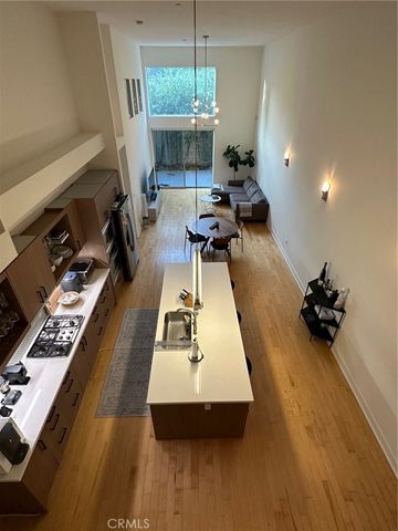 12837 Moorpark Street 107, Studio City, CA 91604