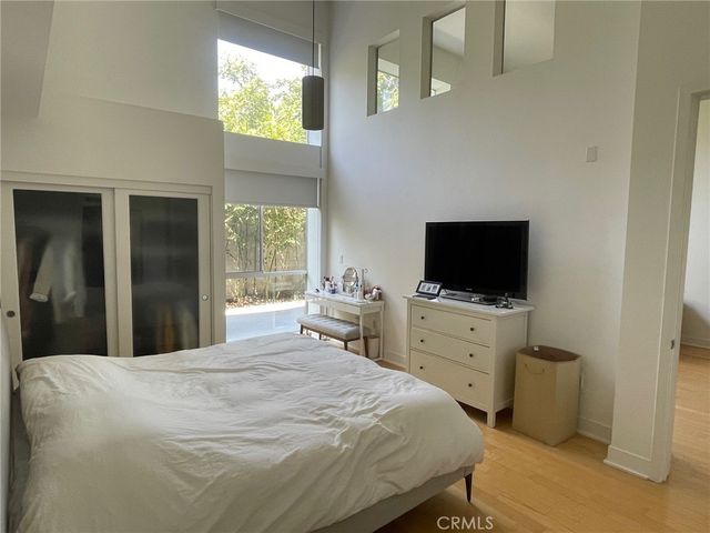12837 Moorpark Street 107, Studio City, CA 91604