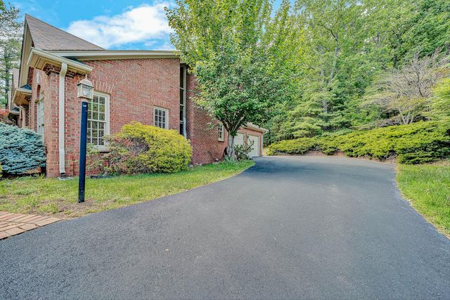 8214 Winterwood TRL, Roanoke, VA 24018