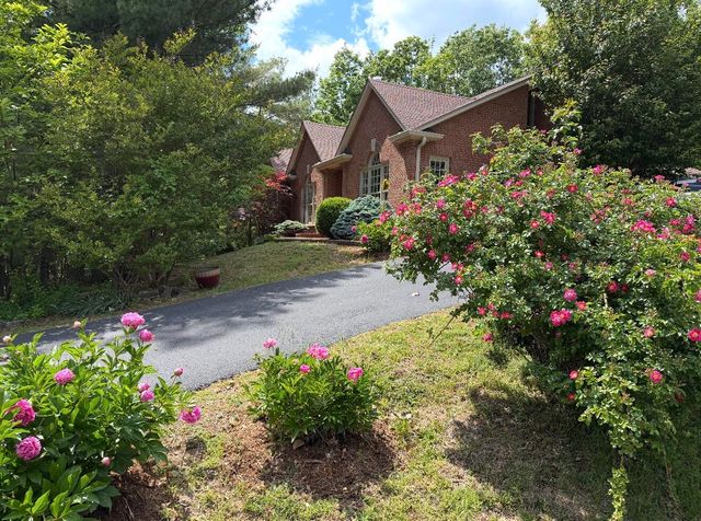 8214 Winterwood TRL, Roanoke, VA 24018