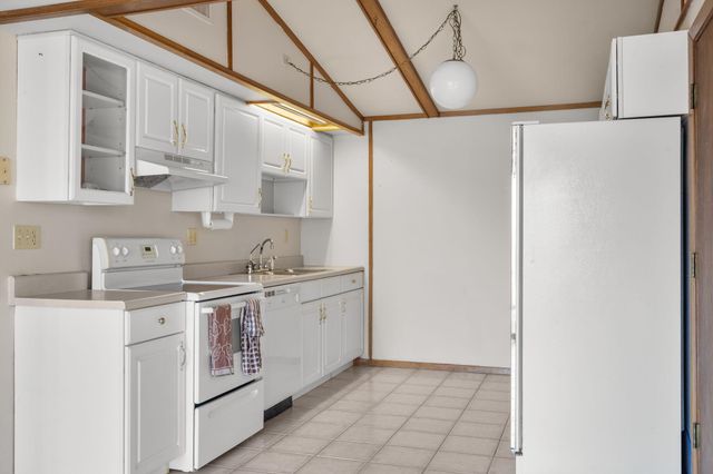 35 Hattie Avenue, Blue Eye, MO 65611