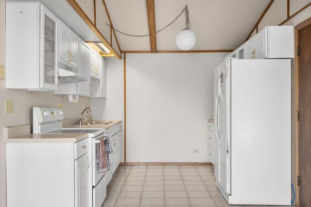 35 Hattie Avenue, Blue Eye, MO 65611