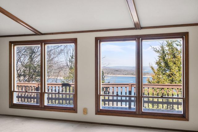 35 Hattie Avenue, Blue Eye, MO 65611