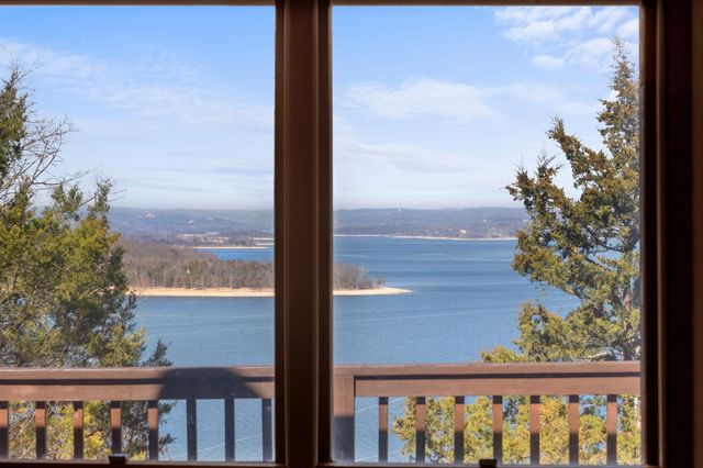 35 Hattie Avenue, Blue Eye, MO 65611