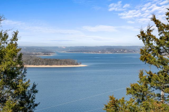 35 Hattie Avenue, Blue Eye, MO 65611