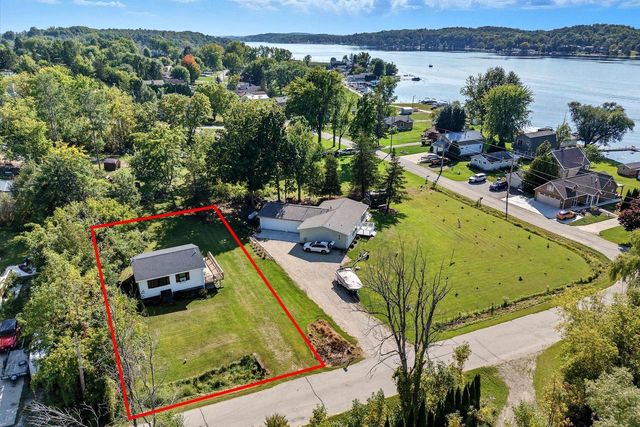 W138 North STREET, Cascade, WI 53011