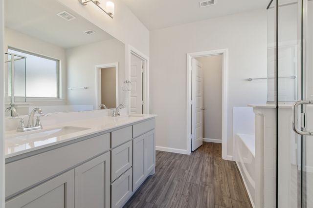 10512 Blakely Creek Road, Fort Worth, TX 76126