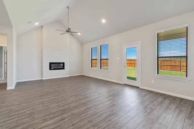 10512 Blakely Creek Road, Fort Worth, TX 76126