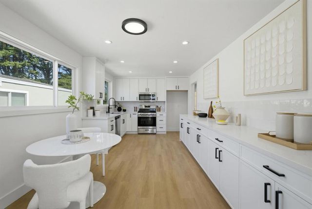 249 Gateway Drive, Pacifica, CA 94044