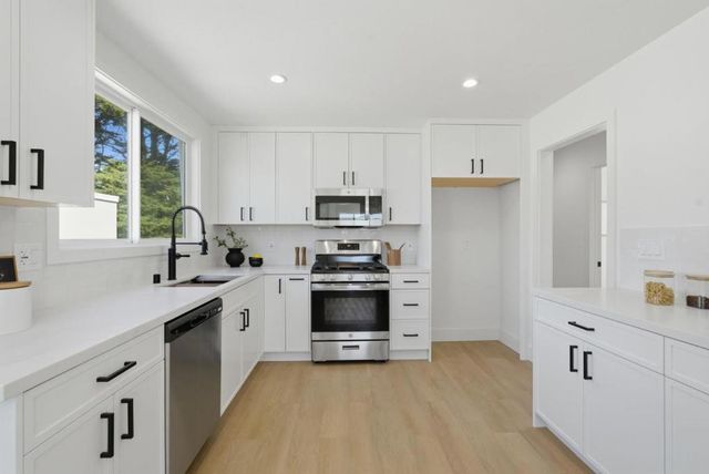 249 Gateway Drive, Pacifica, CA 94044