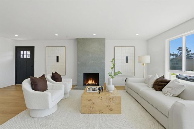 249 Gateway Drive, Pacifica, CA 94044