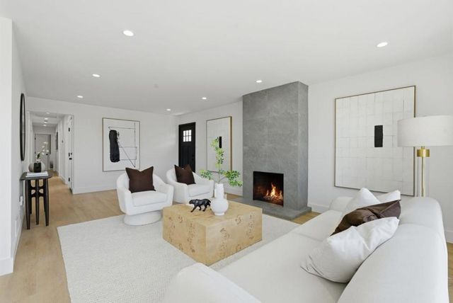 249 Gateway Drive, Pacifica, CA 94044