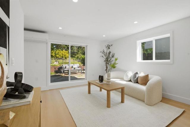 249 Gateway Drive, Pacifica, CA 94044