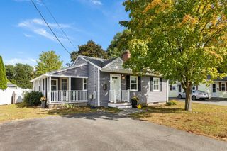 9 Pilgrim Rd, Woburn, MA 01801