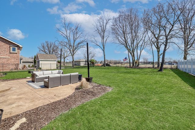 26511 S Overland Drive, Channahon, IL 60410