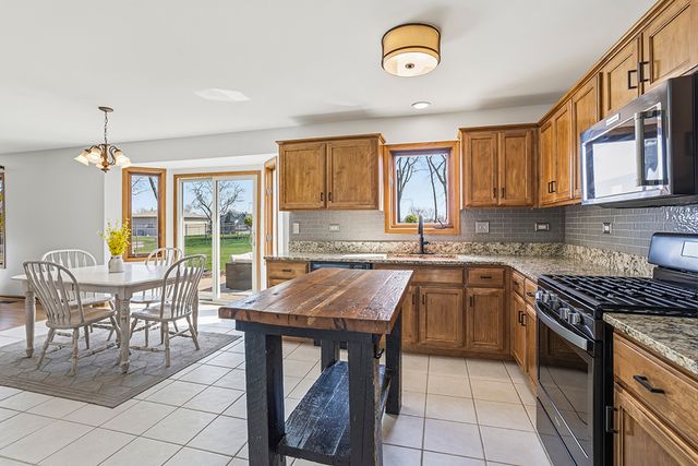 26511 S Overland Drive, Channahon, IL 60410