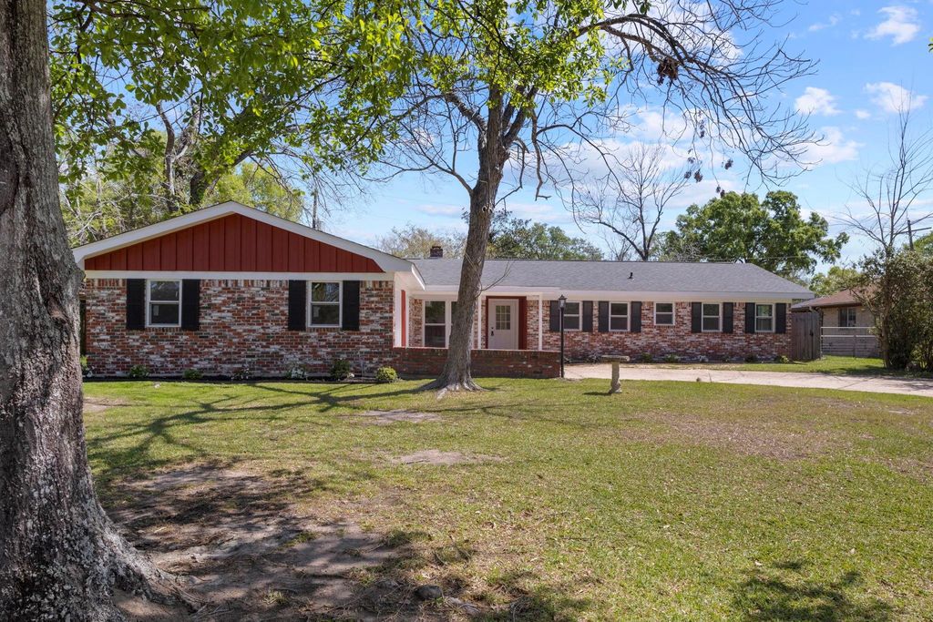 129 Briggs Street, Beaumont, TX 77707