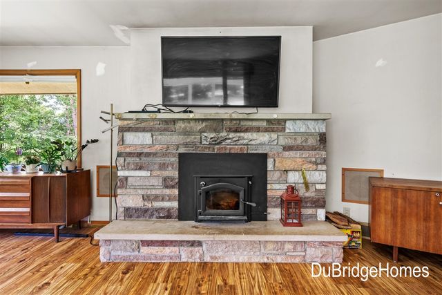 311 Honey Creek Avenue, Ada, MI 49301
