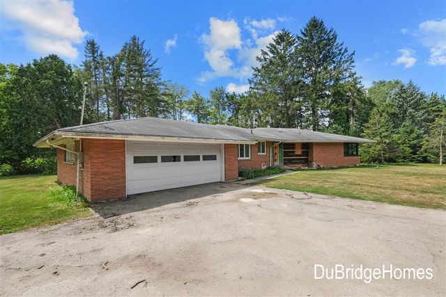 311 Honey Creek Avenue, Ada, MI 49301