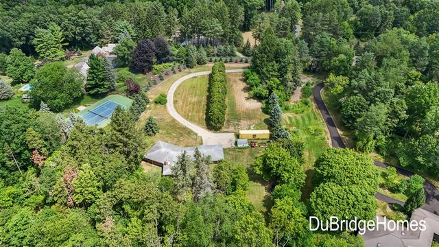 311 Honey Creek Avenue, Ada, MI 49301