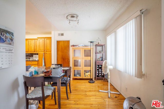 13131 Crewe Street, North Hollywood (los Angeles), CA 91605