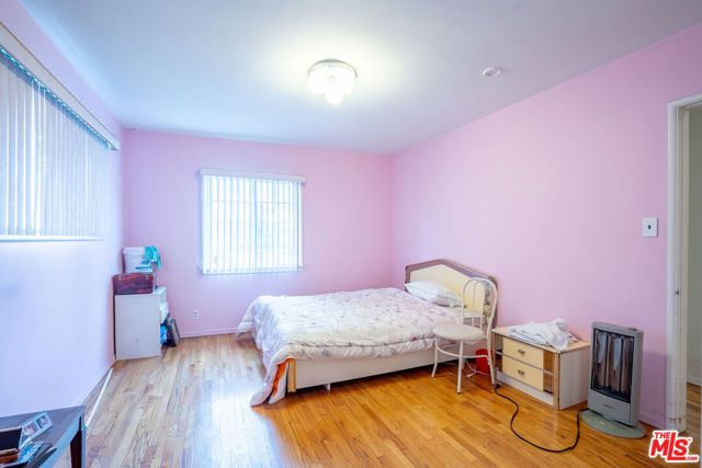 13131 Crewe Street, North Hollywood (los Angeles), CA 91605