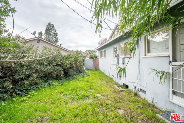 13131 Crewe Street, North Hollywood (los Angeles), CA 91605