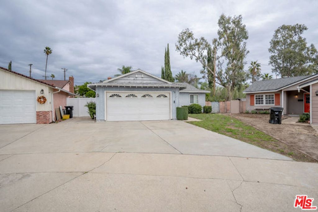 13131 Crewe Street, North Hollywood (los Angeles), CA 91605