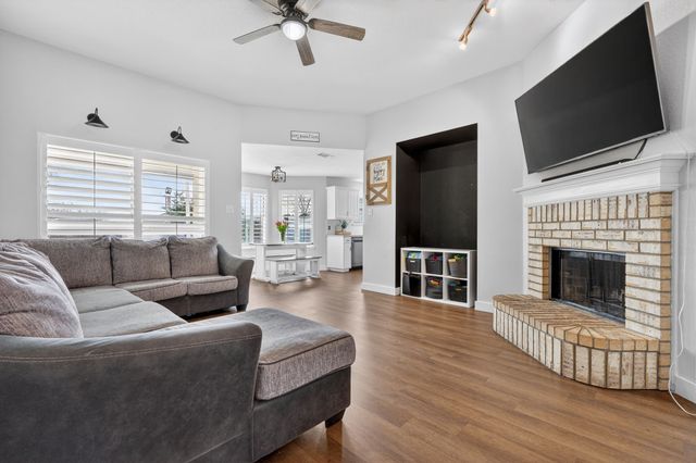 234 Wellington Trail, Weatherford, TX 76085