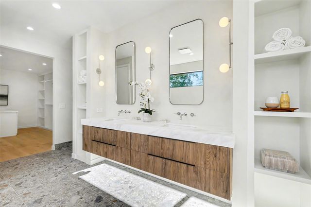 2404 Camino Alto RD, West Lake Hills, TX 78746