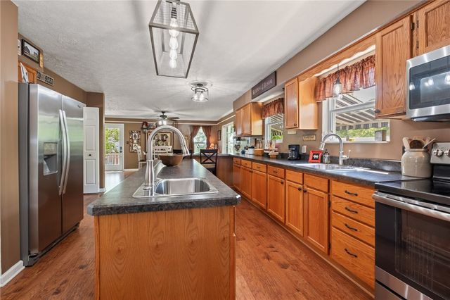 9242 Marshall Rd, Cranberry Twp, PA 16066