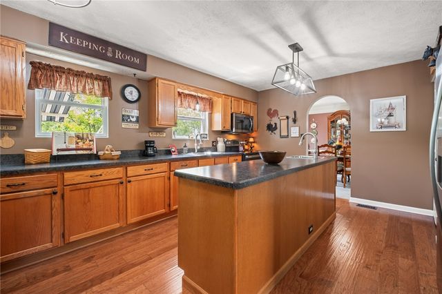 9242 Marshall Rd, Cranberry Twp, PA 16066
