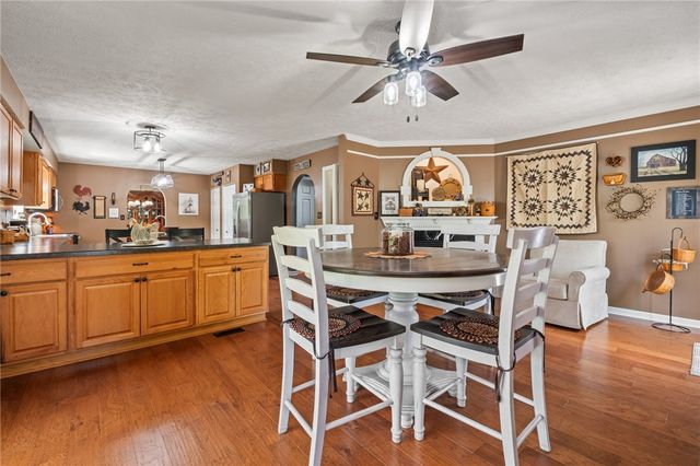 9242 Marshall Rd, Cranberry Twp, PA 16066