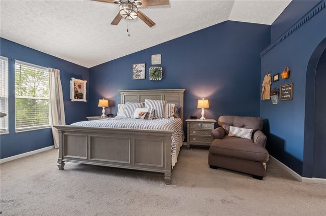 9242 Marshall Rd, Cranberry Twp, PA 16066