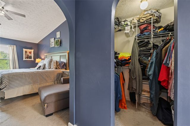 9242 Marshall Rd, Cranberry Twp, PA 16066