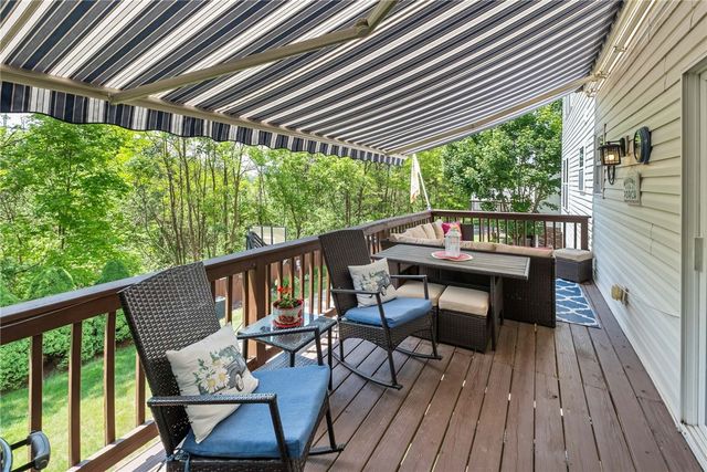 9242 Marshall Rd, Cranberry Twp, PA 16066