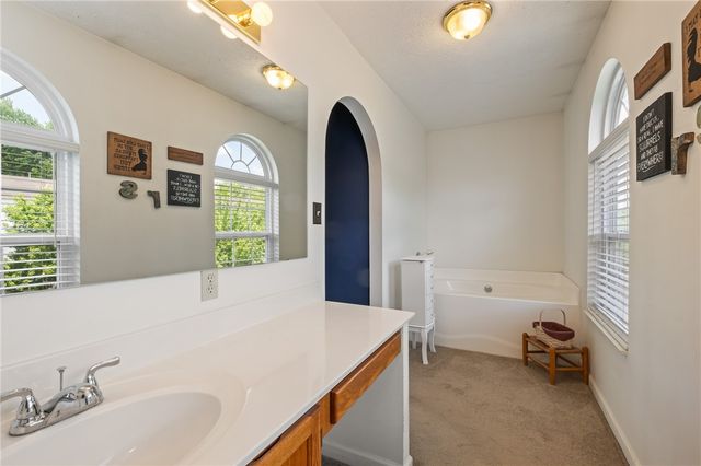 9242 Marshall Rd, Cranberry Twp, PA 16066