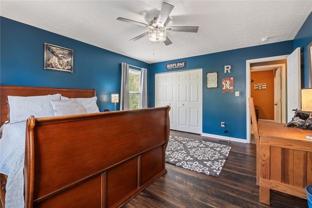 9242 Marshall Rd, Cranberry Twp, PA 16066