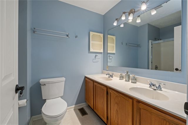 9242 Marshall Rd, Cranberry Twp, PA 16066