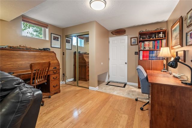 9242 Marshall Rd, Cranberry Twp, PA 16066