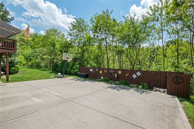 9242 Marshall Rd, Cranberry Twp, PA 16066