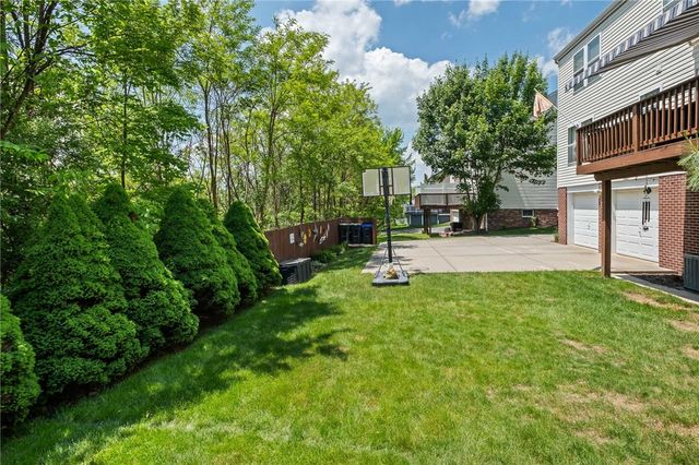 9242 Marshall Rd, Cranberry Twp, PA 16066